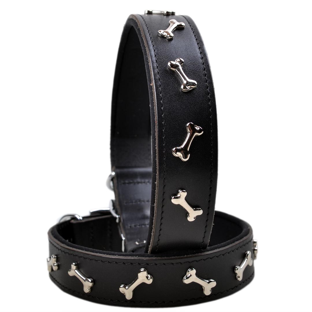 Handgemachte Hundehalsbänder aus robustem Leder mit weicher Fütterung und Metallknochen Dekor