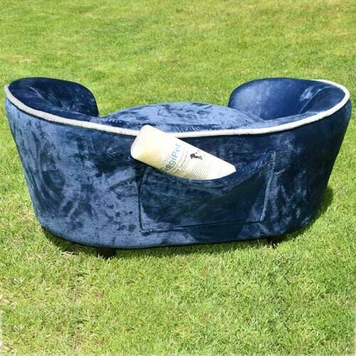 Blaues Hundesofa mit Aufbewahrungstasche für Hundezubehör und Spielzeug