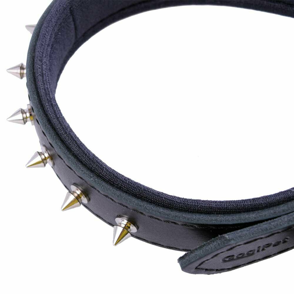 Weich gefüttertes schwarzes Nietenhundehalsband – GogiPet® Spike Hundehalsband