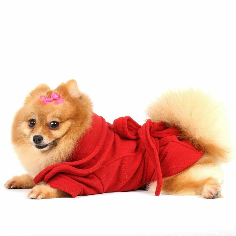 Warme Hundebekleidung für den Winter - roter Hundemantel